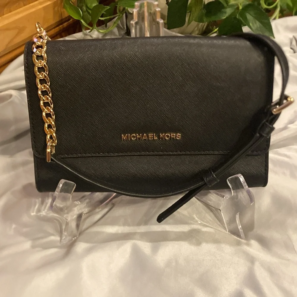 Michael Kors Saffiano Leather Black Convertible Crossbody with Gold Chain (ABBA) - Picture 9 of 16